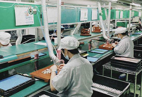 1693989255